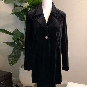 Luxurious Black Velvet Blazer with Notched Lapel